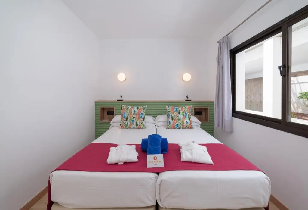 FAMILY ROOM CAPACITY 5 TWO BEDROOMS Room, Costa Calero Thalasso& Spa, Lanzarote