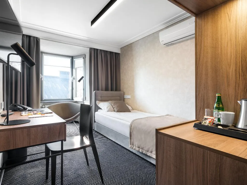 SINGLE STANDARD Room, Logos Hotel Krakow, Krakow