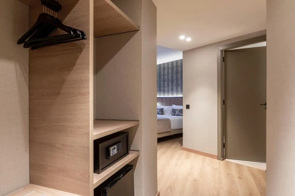 Double or Twin STANDARD Room, Acta Piramides, Madrid