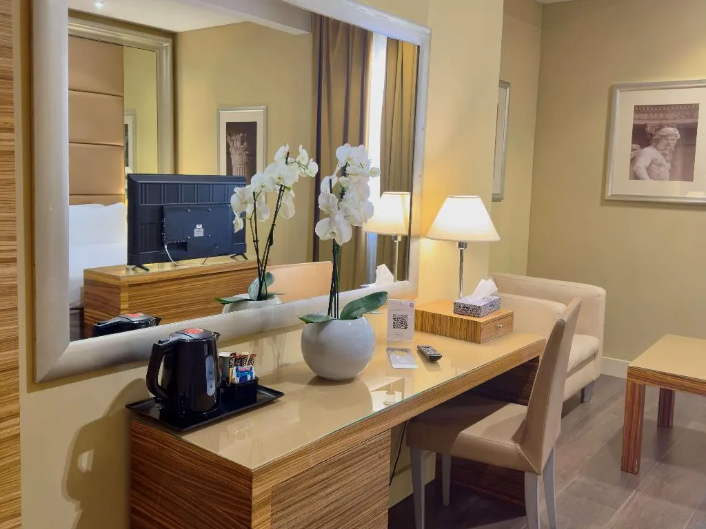 Room, Mercure Roma Centro St. John, Naples
