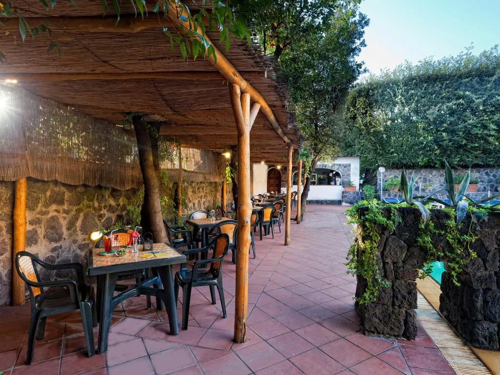 Bar, Hotel Cleopatra, Naples
