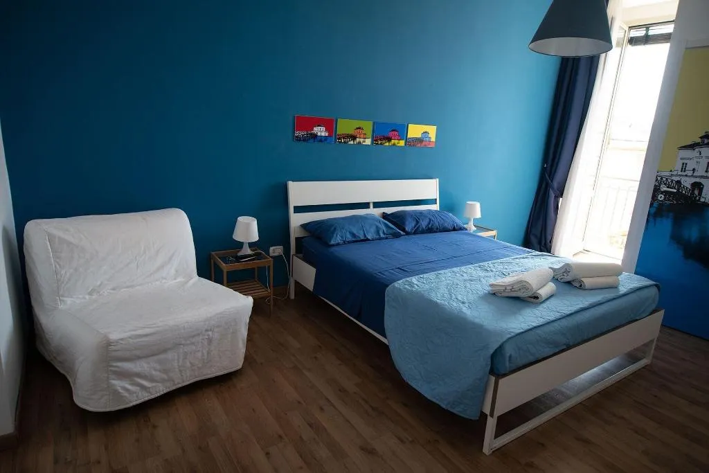 Room, B&B Tarumbò, Naples