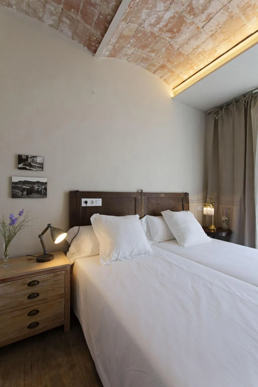 Room, El Jardinet De Sant Esteve, Barcelona
