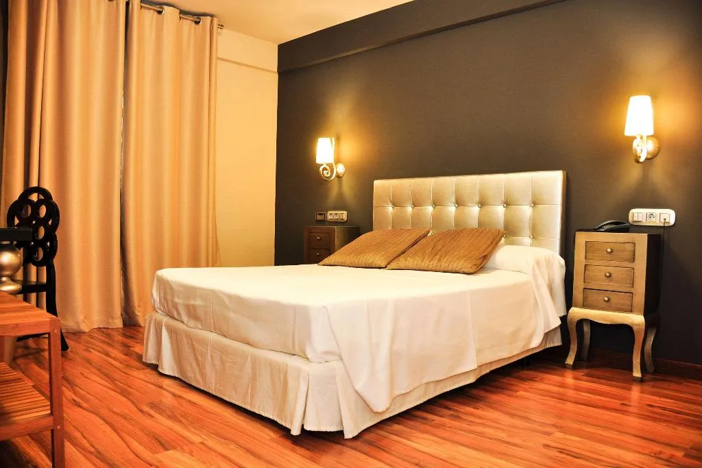 Room, Sercotel Doña Carmela, Seville