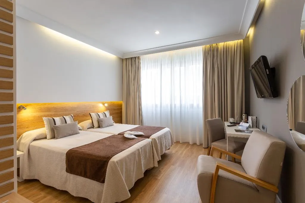 Double or Twin STANDARD Room, Monte Carmelo, Seville