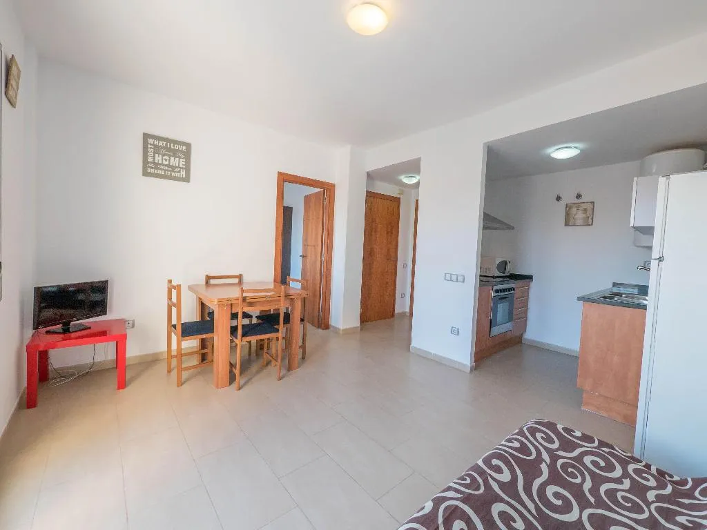 APARTMENT CAPACITY 4 ONE BEDROOM Room, Apartaments AR Espronceda, Costa Brava