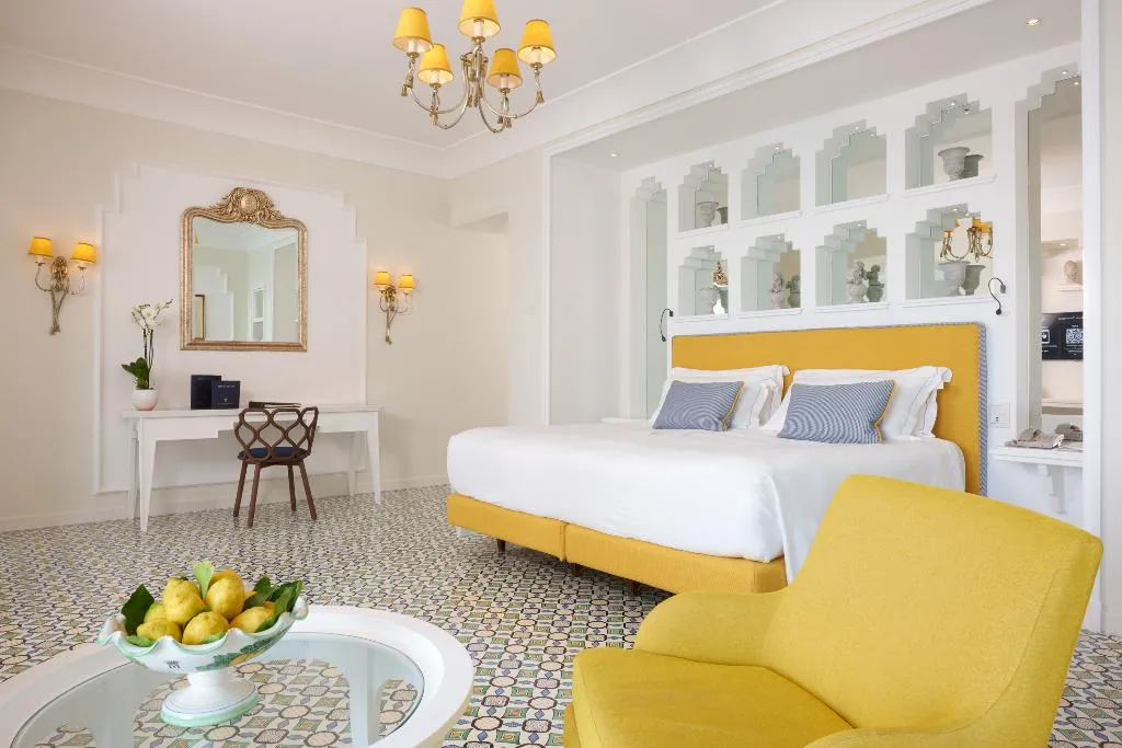 SUITE SEA VIEW WITH TERRACE Room, Grand Hotel Ambasciatori, Naples