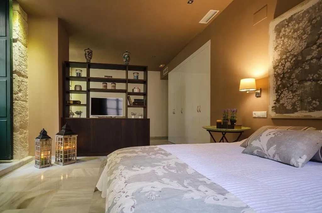 Room, Luces De Catedral, Costa Blanca