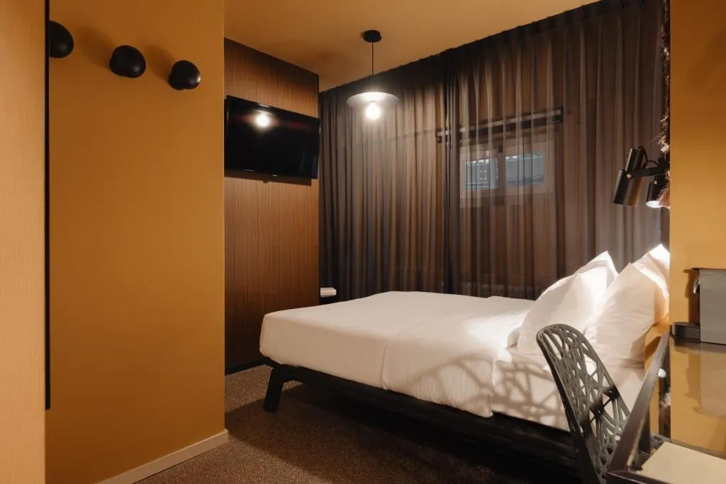 DOUBLE BASIC Room, Hotel V Frederiksplein, Amsterdam