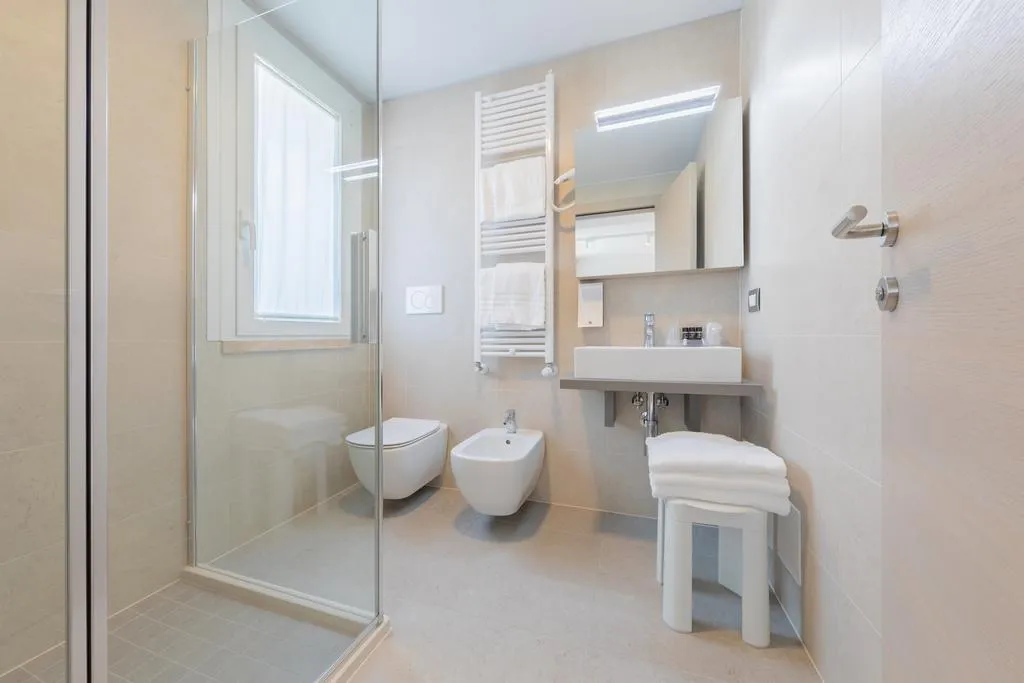 Double or Twin SUPERIOR Room, Hotel Delfino, Venice