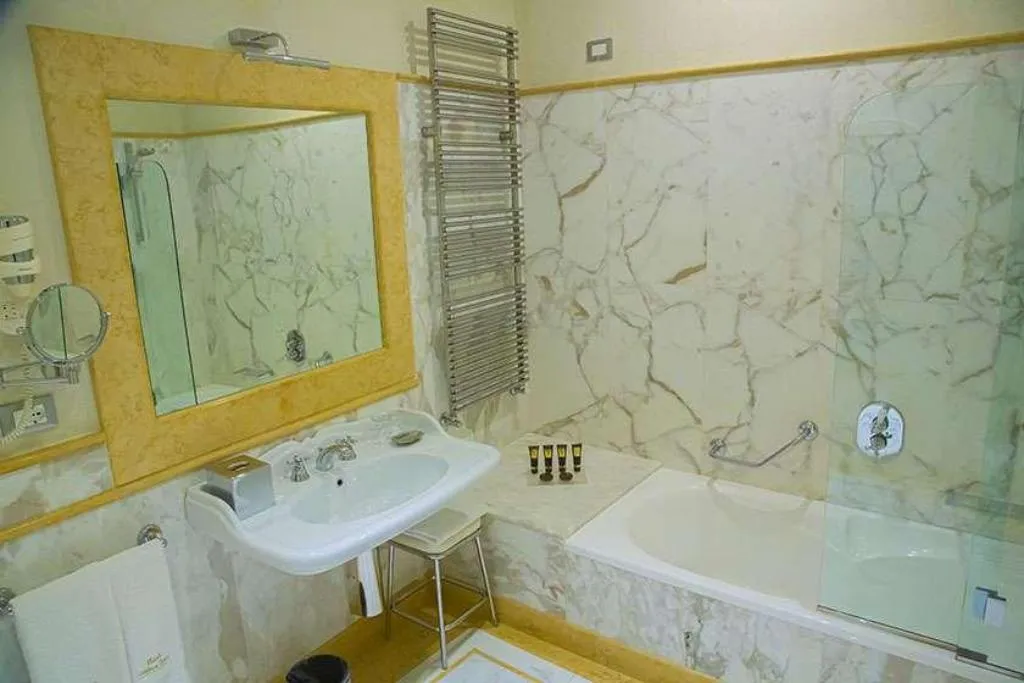Room, Golden Tower Hotel & Spa, Florence