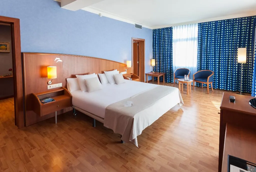 SUITE TWO BEDROOMS Room, Delfin, Costa Brava