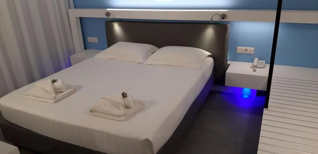 Room, Niriides Hotel, Crete