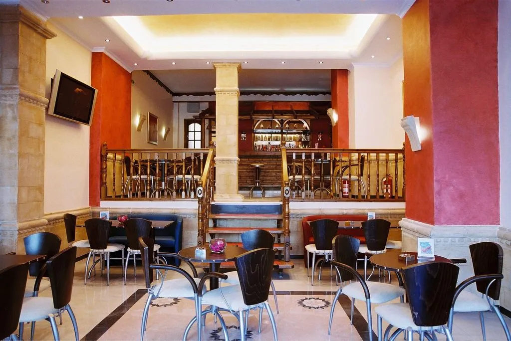 Bar, Anita, Athens
