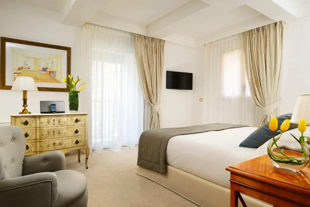 Double or Twin SUPERIOR Room, Grand Hotel Parker's, Naples