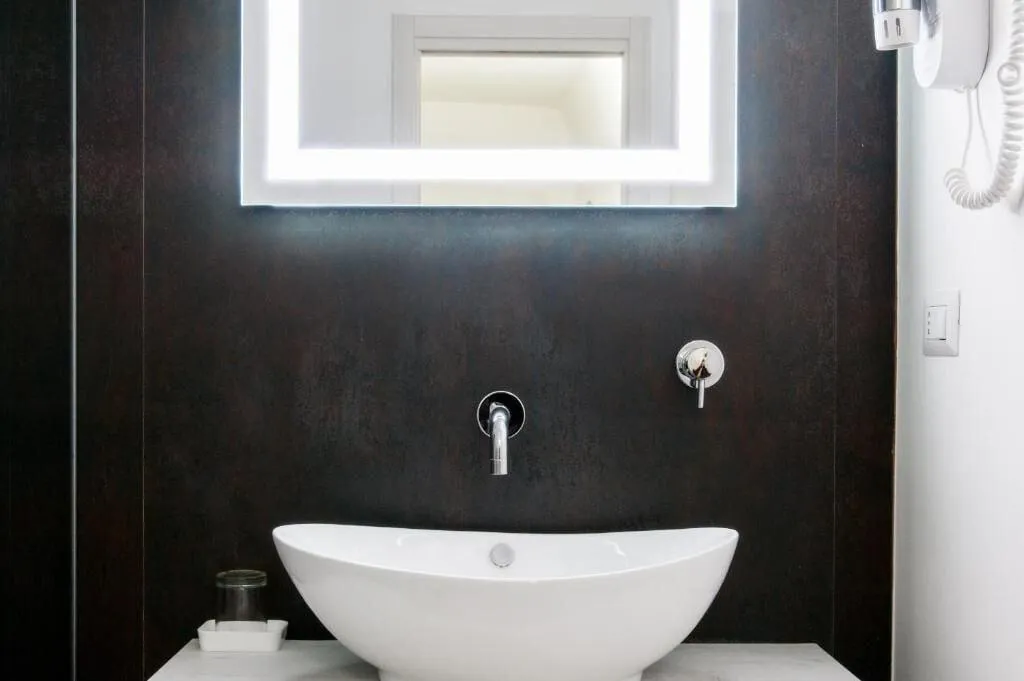 Room, Dada Suite, Naples