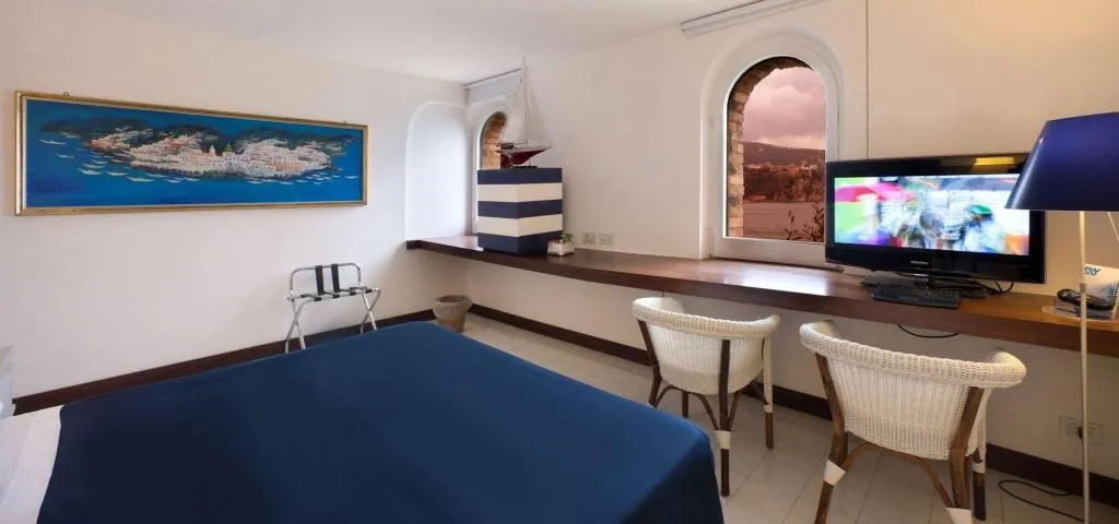 Room, Capo La Gala Hotel & Wellness, Naples