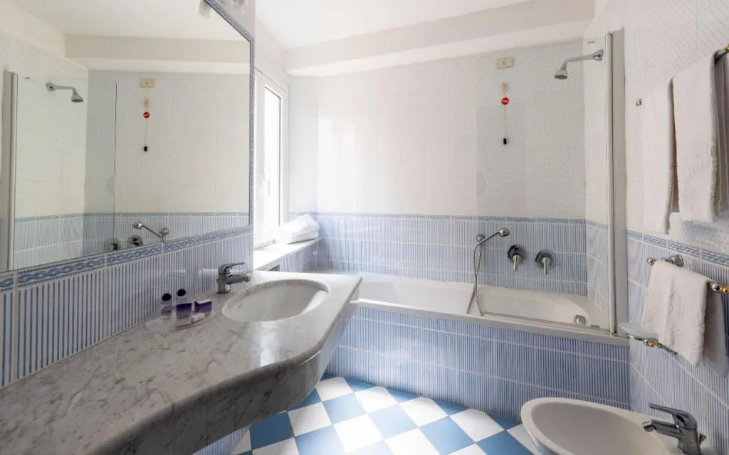 Double or Twin STANDARD Room, Milan Speranza au Lac, Milan
