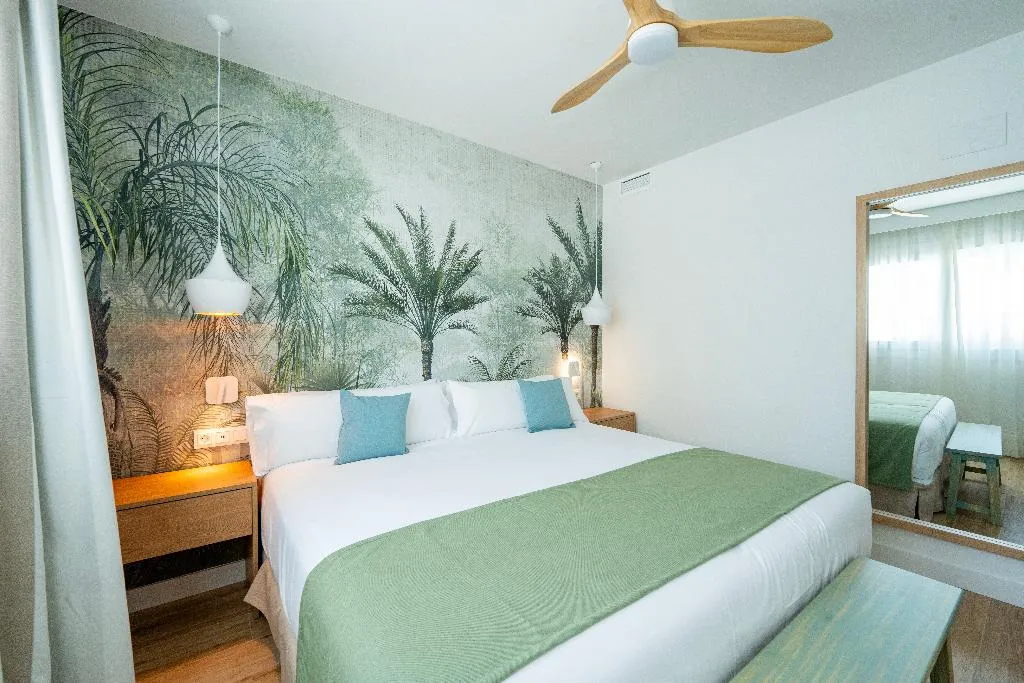 APARTMENT GARDEN VIEW TWO BEDROOMS Room, Punta Candor Suites, Costa De La Luz