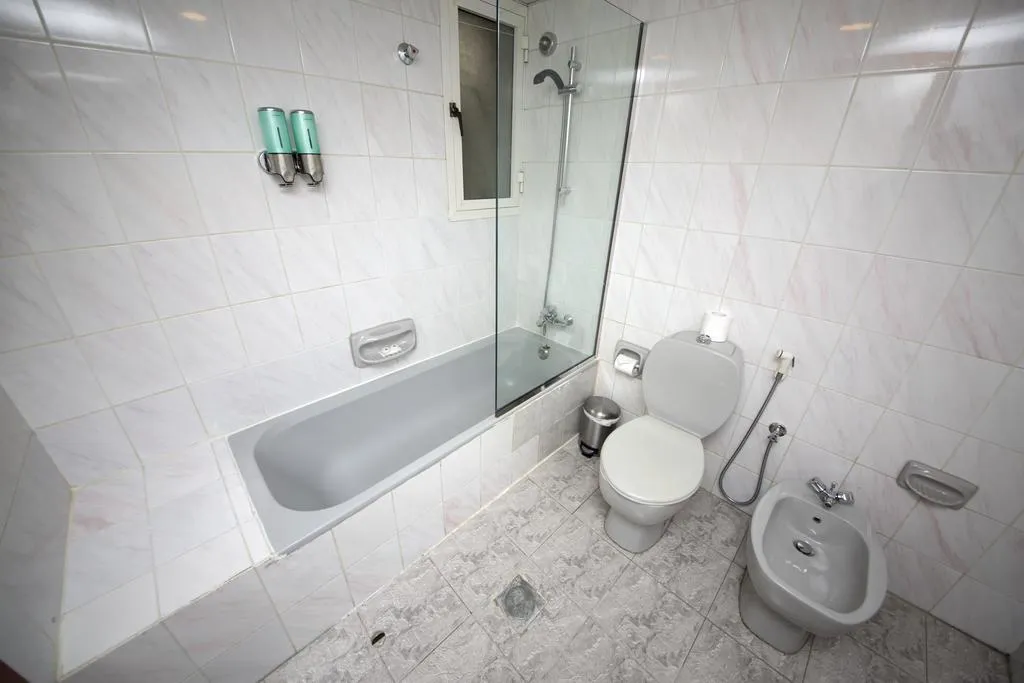 TRIPLE DELUXE Room, Mount Royal Hotel, Dubai