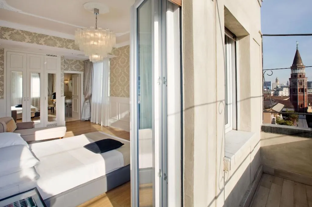 Room, Luxury Suite Milano Duomo, Milan