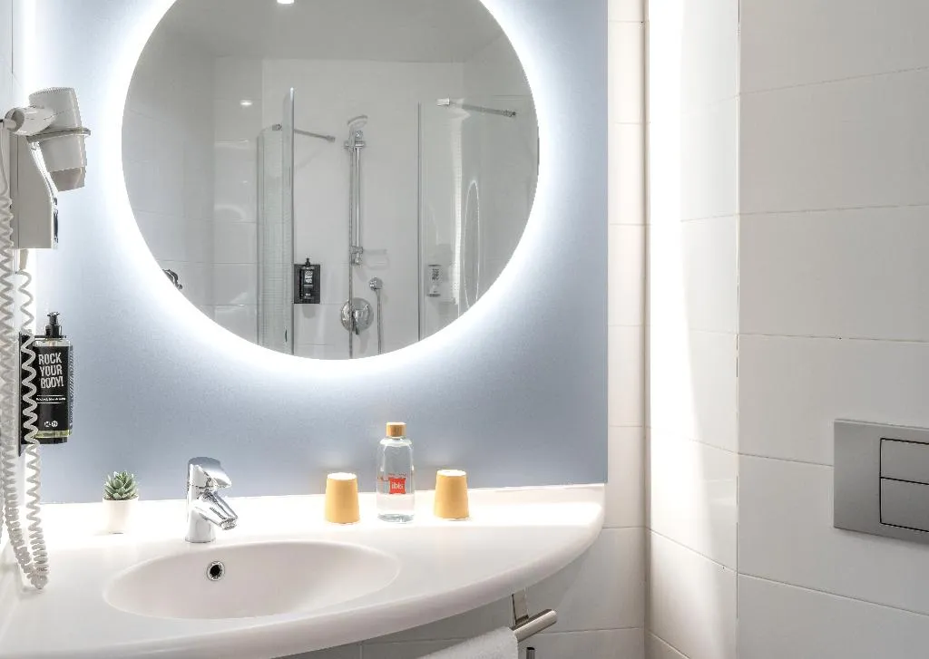 DOUBLE WITH TERRACE Room, Ibis Madrid Centro las Ventas, Madrid