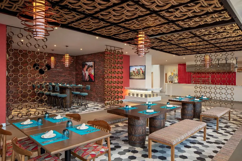 Restaurant, Centara Mirage Beach Resort Dubai, Dubai