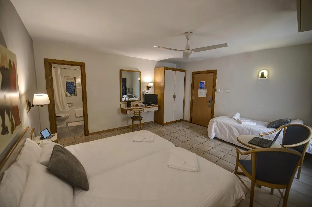TRIPLE STANDARD Room, Sliema Chalet Hotel, Malta