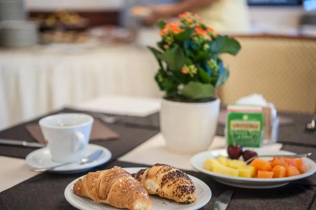 Restaurant, Just Hotel Saronno, Milan