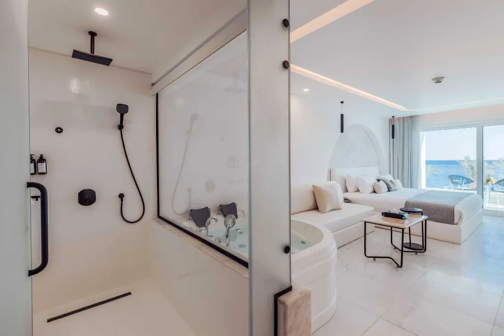 Room DELUXE WITH JACUZZI Room, White Hills Resort, Red Sea Riviera