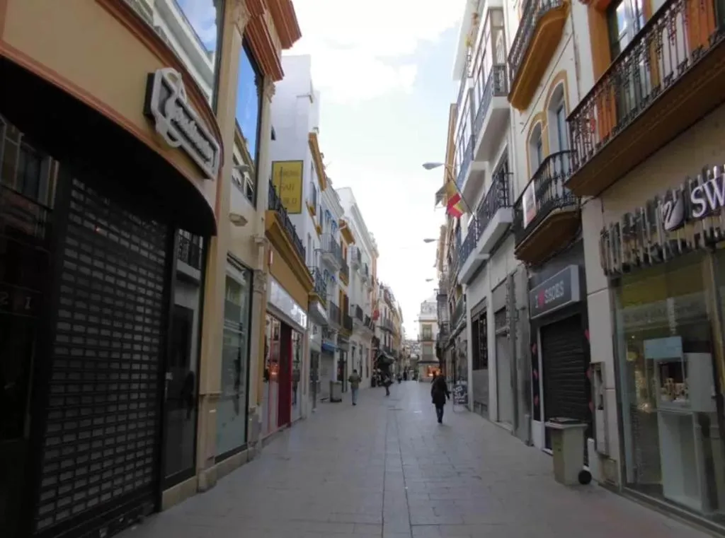 Sports and Entertainment, Hostel One Catedral, Seville