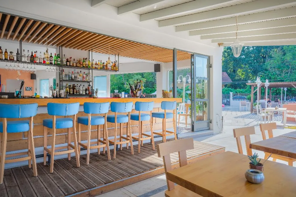 Bar, Dominoes Aparthotel, Corfu