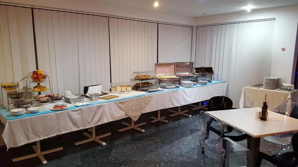 Restaurant, Water's Edge, Malta