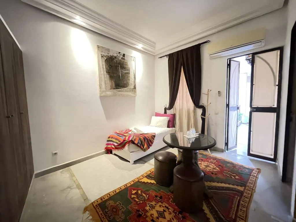 TRIPLE DELUXE KING BED Room, Riad Samarine, Marrakech