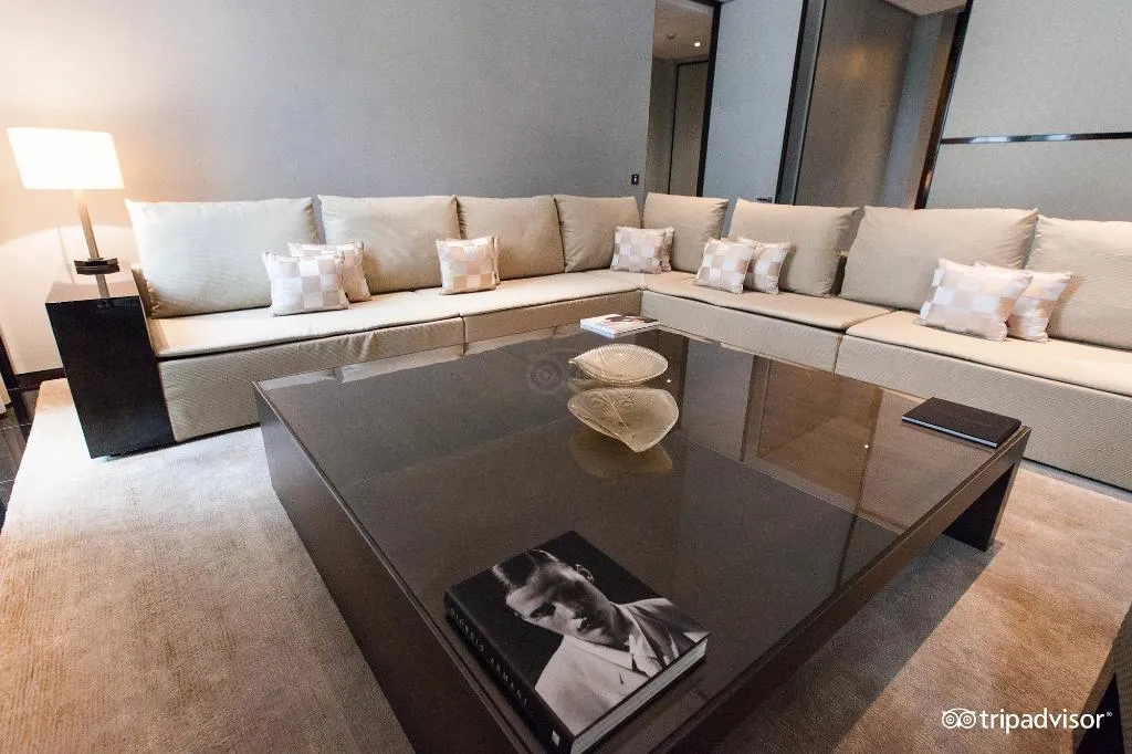 SUITE CAPACITY 4 Room, Armani Hotel Milano, Milan