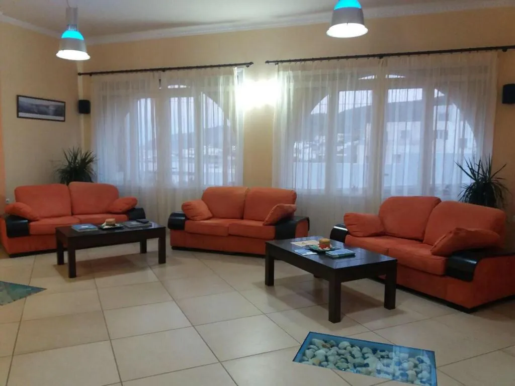 Lobby, Romantica, Kythira