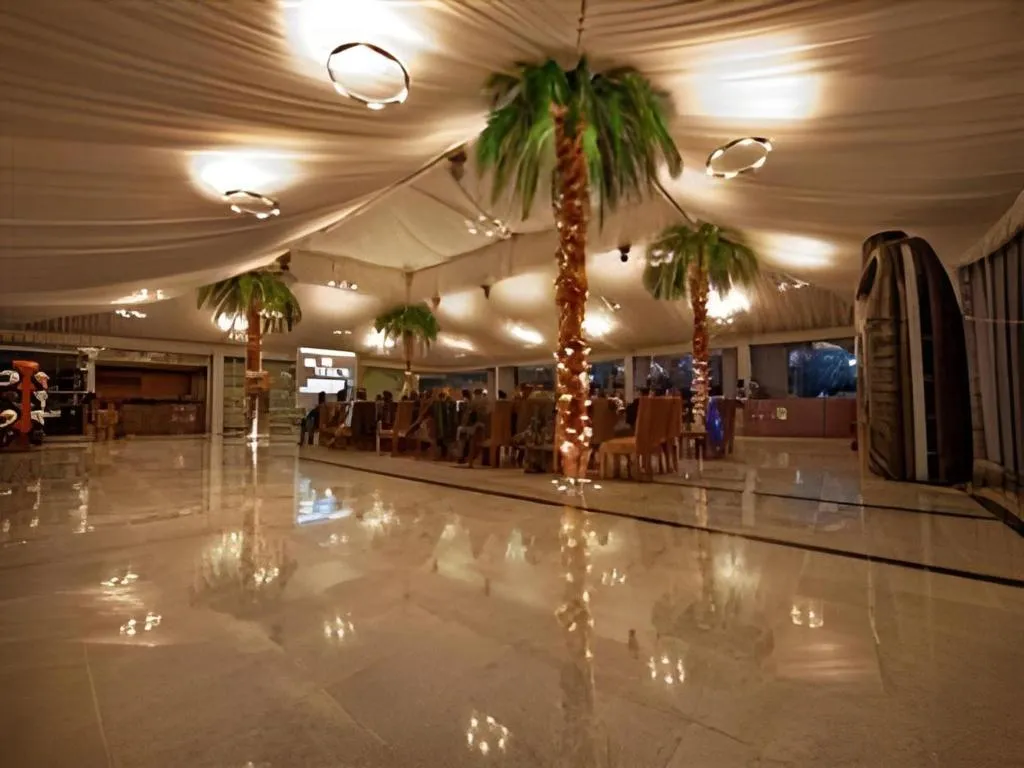 Lobby, Complejo La Ciguena, Madrid