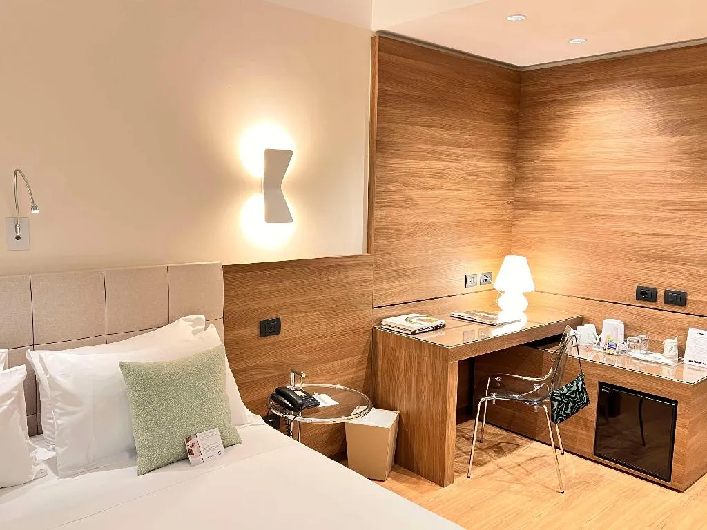 DOUBLE QUEEN SIZE BED Room, Best Western Hotel City, Milan