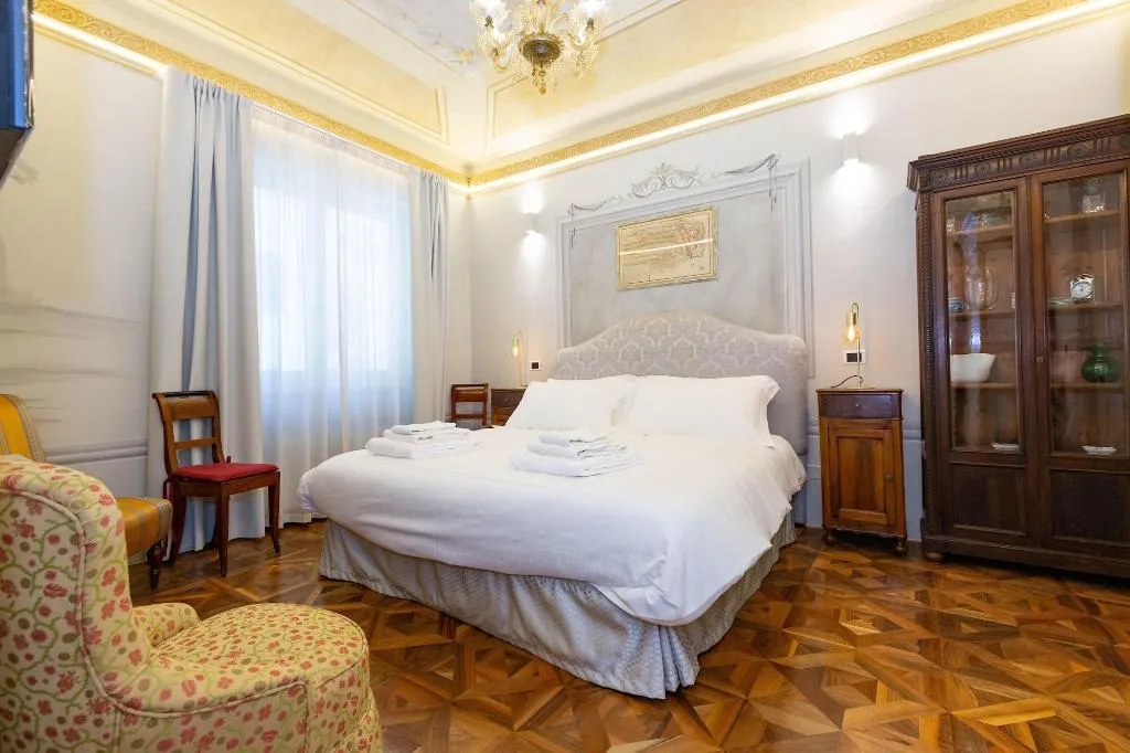 Room, Villa Tortorelli, Florence