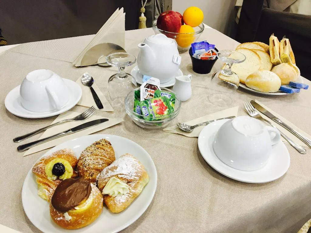 Restaurant, Sisters' Hostel, Naples