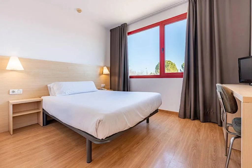 DOUBLE WITH DOUBLE BED Room, Basic Hotel, Barcelona