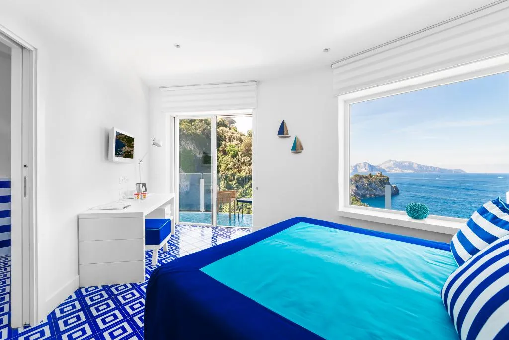 Double or Twin DELUXE SEA VIEW Room, Delfino, Naples