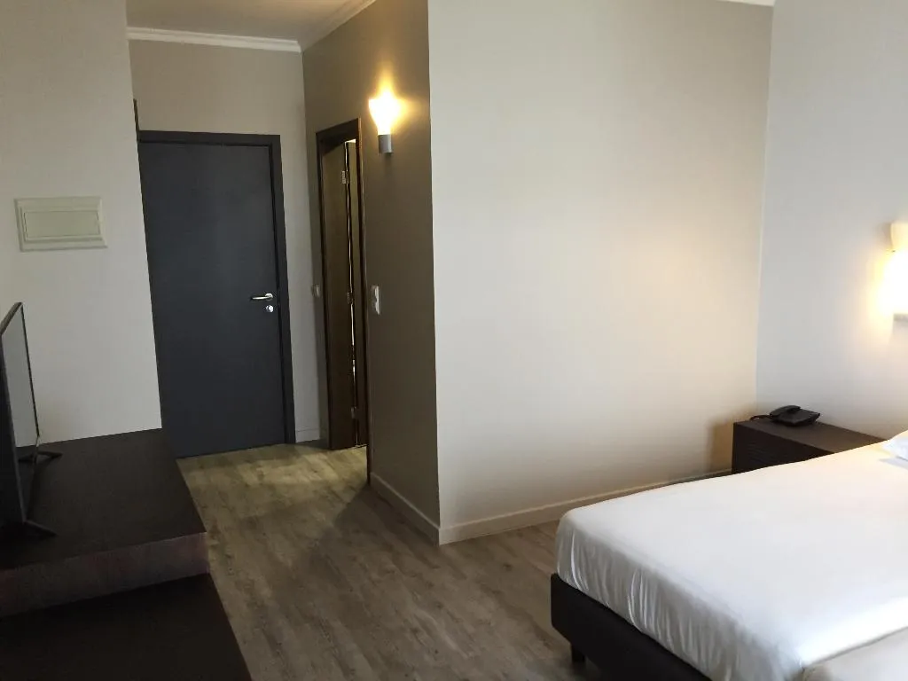 Double or Twin MOUNTAIN VIEW Room, Euro Moniz, Madeira