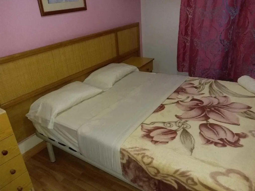 Room, Private Accommodation Hostel, Lisbon