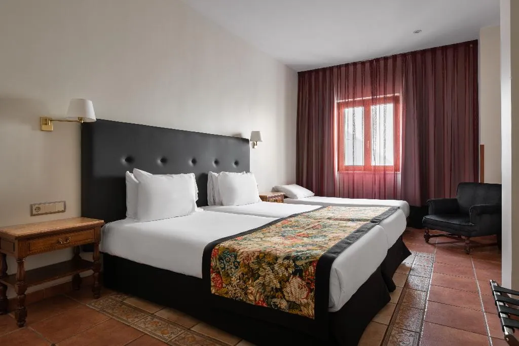 TRIPLE STANDARD Room, Dorma Alfonso VIII, Madrid