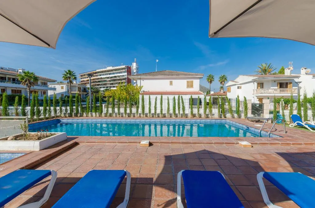 Pool, Yourhouse Venecia, Majorca