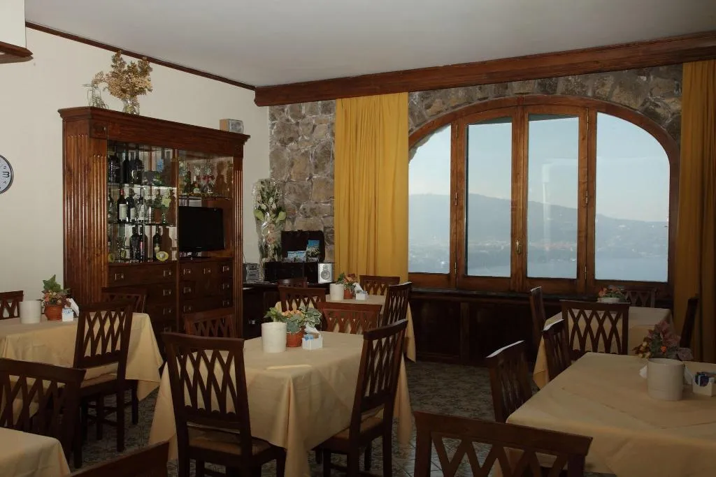 Lobby, Megamare, Naples