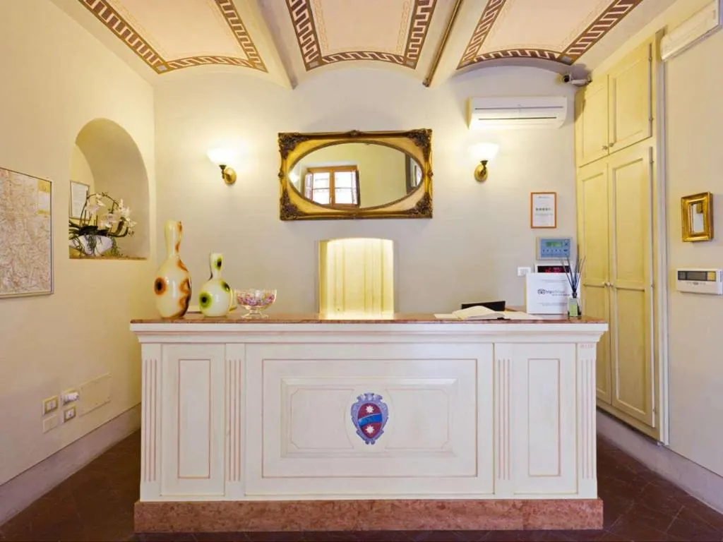 Lobby, Palazzo San Niccolo, Florence