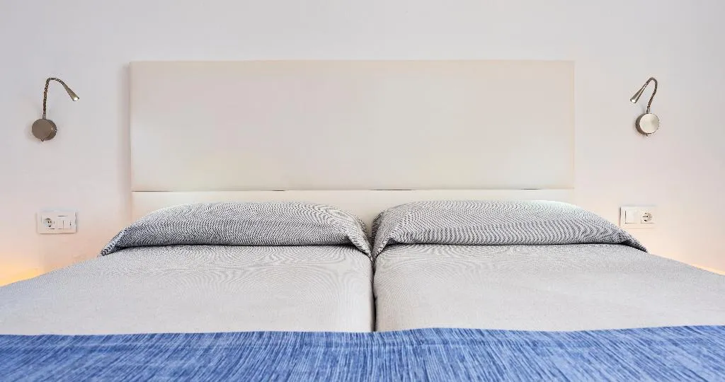 Room, Hotel Globales Cala´n Bosch, Menorca