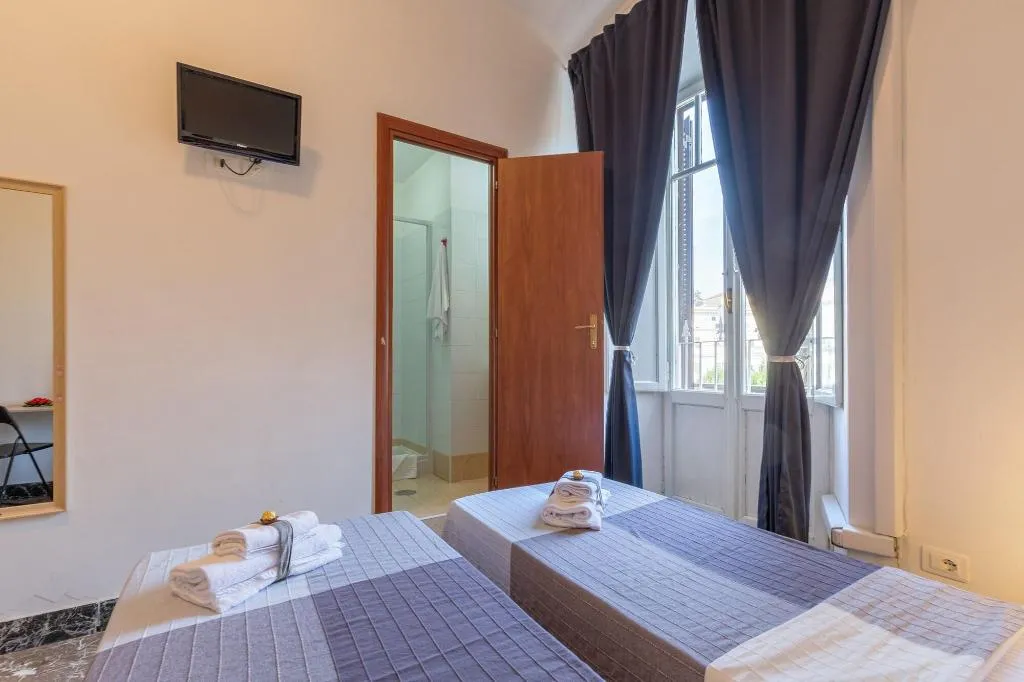 Room, Do Domus, Naples